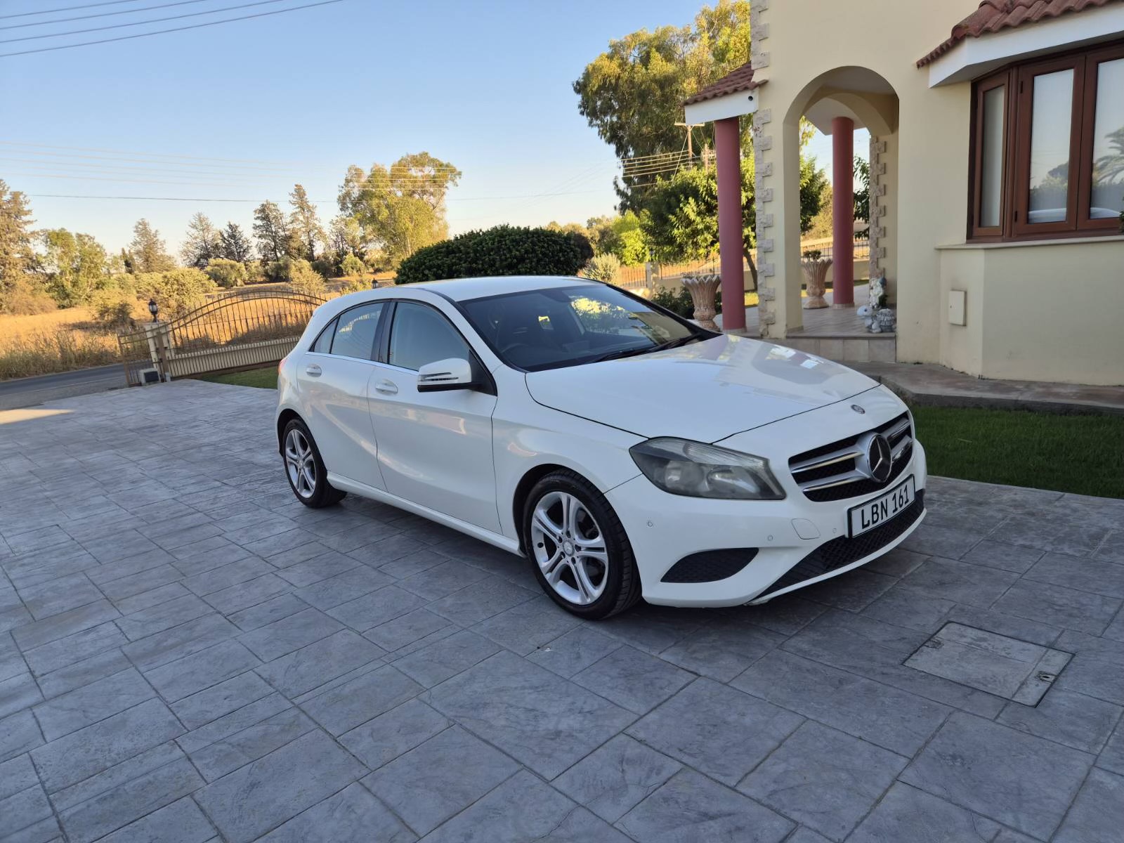 MERCEDES A180