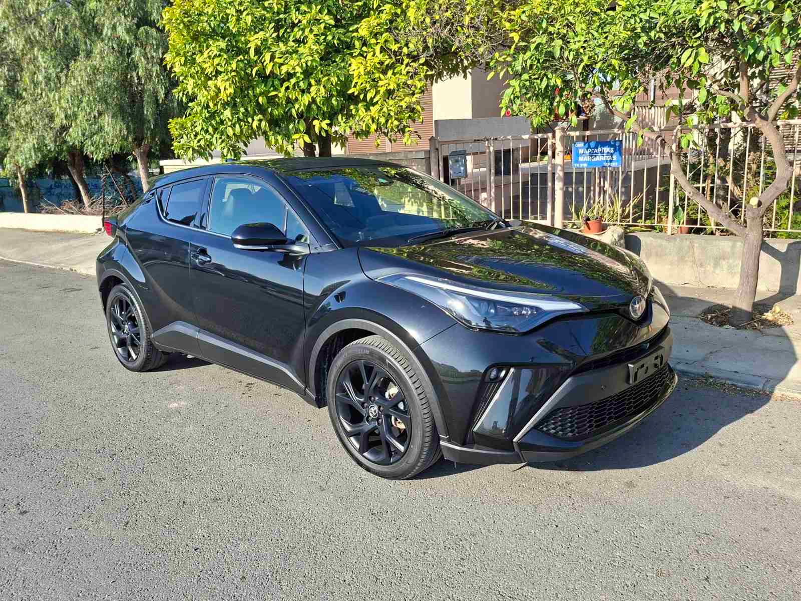 TOYOTA CH R HYBRID BLACK EDITION